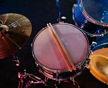 Varios tamaños de locales de ensayo musical
